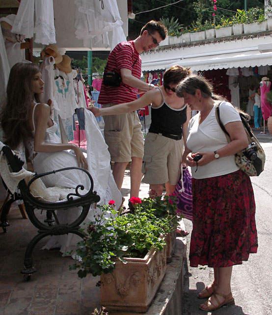 0660-Positano-shops